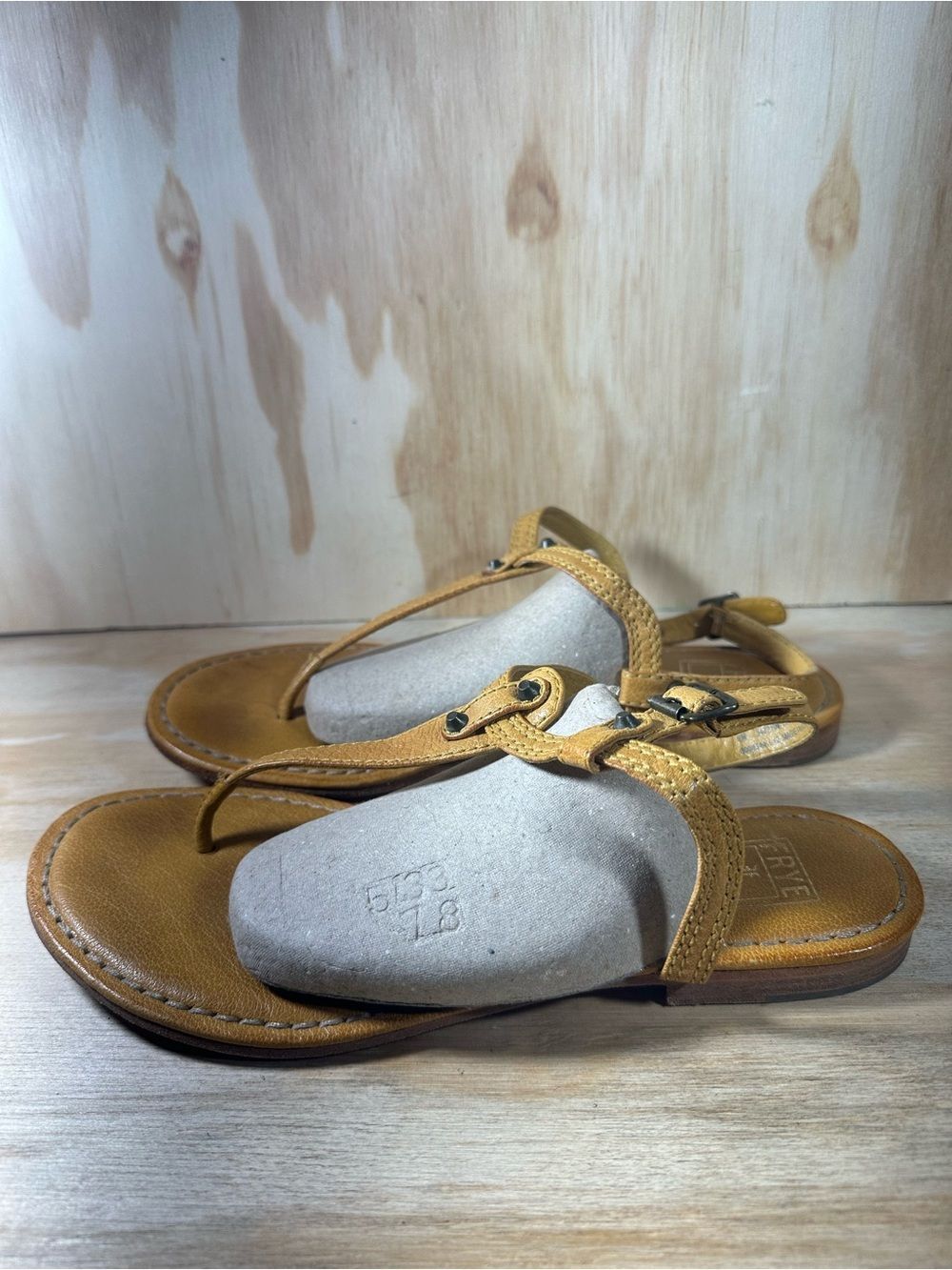 Frye Mustard Yellow Leather T-Strap Sandals Women’s Size 8